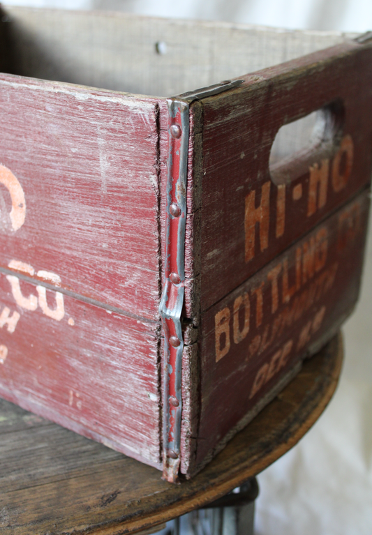 Vintage Hi Ho Bottling Co Crate